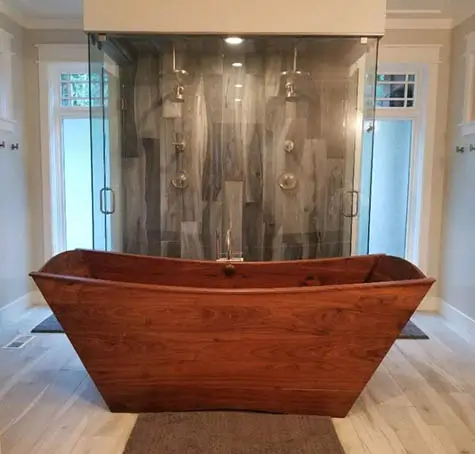 Double Euro wooden bathtub in mahongany